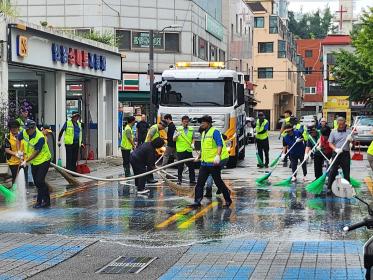 안양3동 추석맞이 댕리단길 물청소 실시 이미지