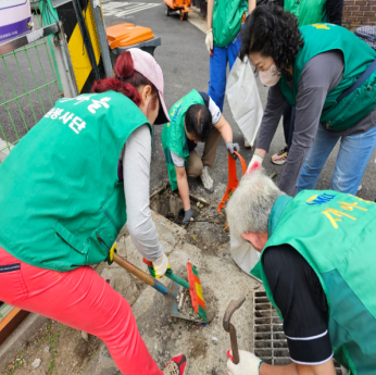 안양4동 빗물받이 청소 실시 이미지