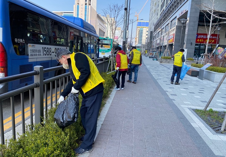 안양6동 주민자치위원회, 구)농림축산검역원 환경정화 활동 이미지