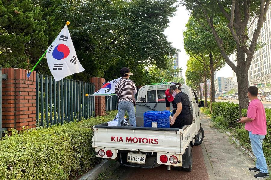 바르게살기위원회, 제77주년 광복절 기념 『나라사랑 태극기 달기』 행사 이미지