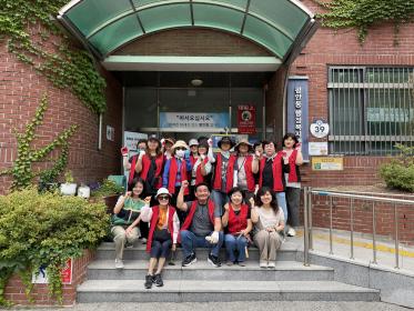 통장협의회 보행로 및 가로수 주변 잡초 제거 이미지