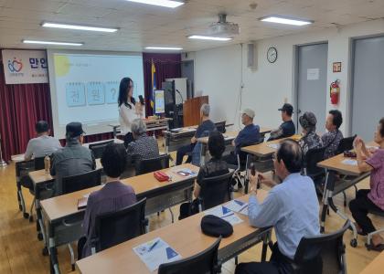 [찾아가는 디지털문해교육사] 만안구 스마트 배움터 사회공헌활동 이미지