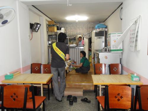 관양2동 직원 및 환경미화원 무단투기 집중 단속 및 홍보  이미지