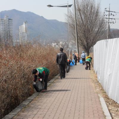 세계 물의 날 기념 하천정화활동 실시 이미지