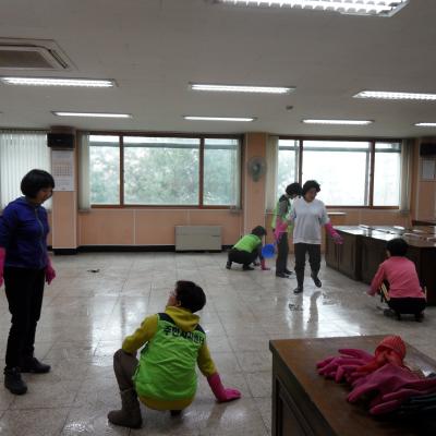 1기 주민자치센터 프로그램 수강생 및 강사 자원봉사활동 이미지