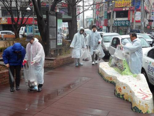 2013년 새봄맞이 새마을대청소운동 실시 이미지