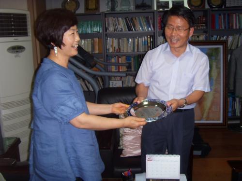 비산2동 주민자치위원회 감사패전달 이미지