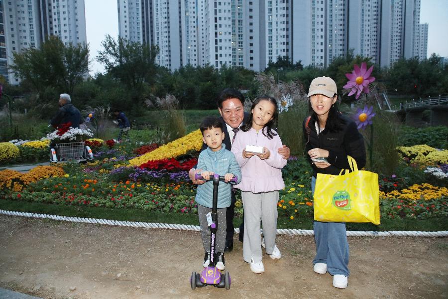 안양천 안양시장과 함께찍은 사진